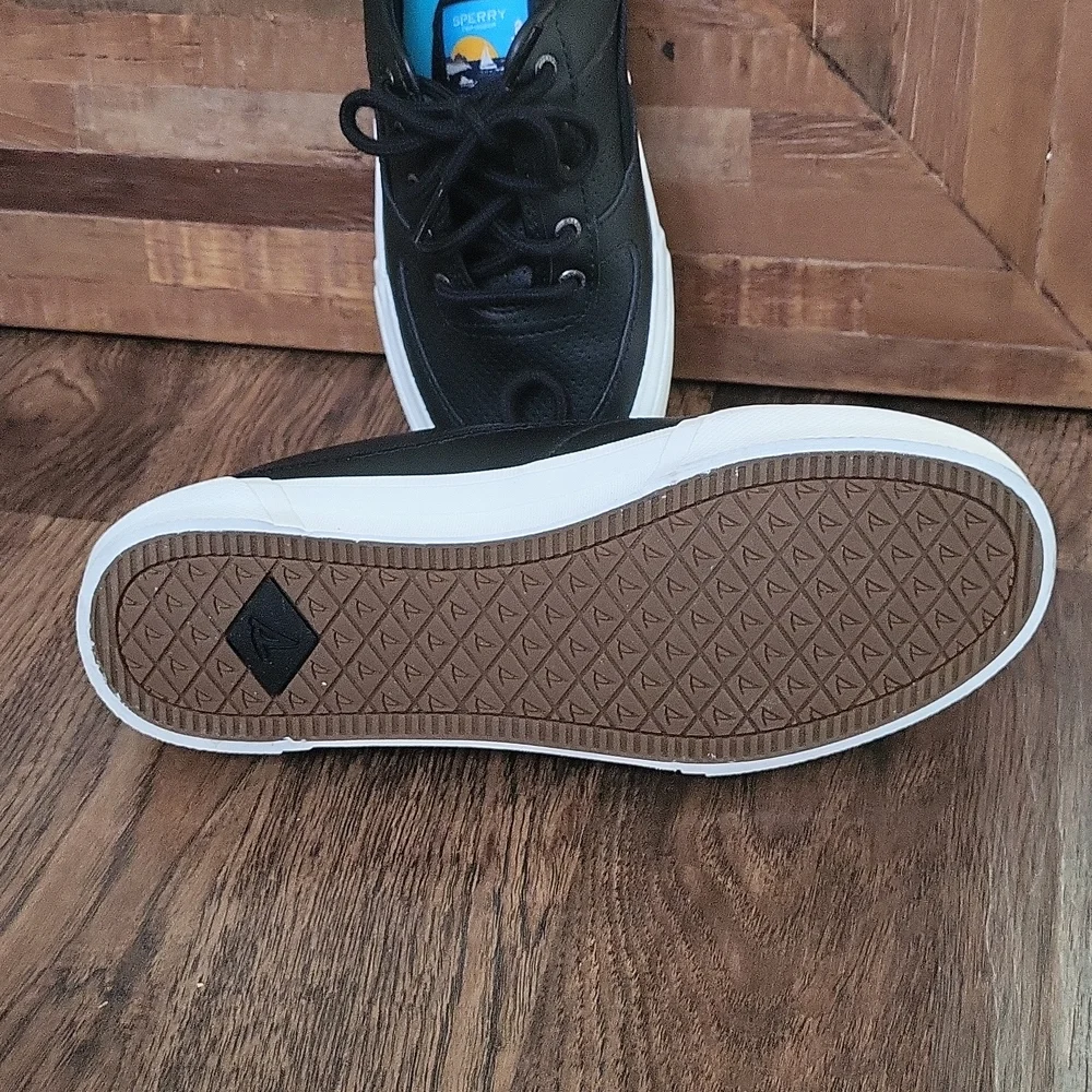 Topsiders - Picture 2 of 2